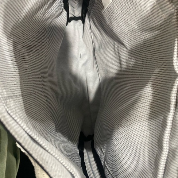 Carhartt Black Crossbody Bag with Adjustable Strap- NWT - Picture 7 of 8